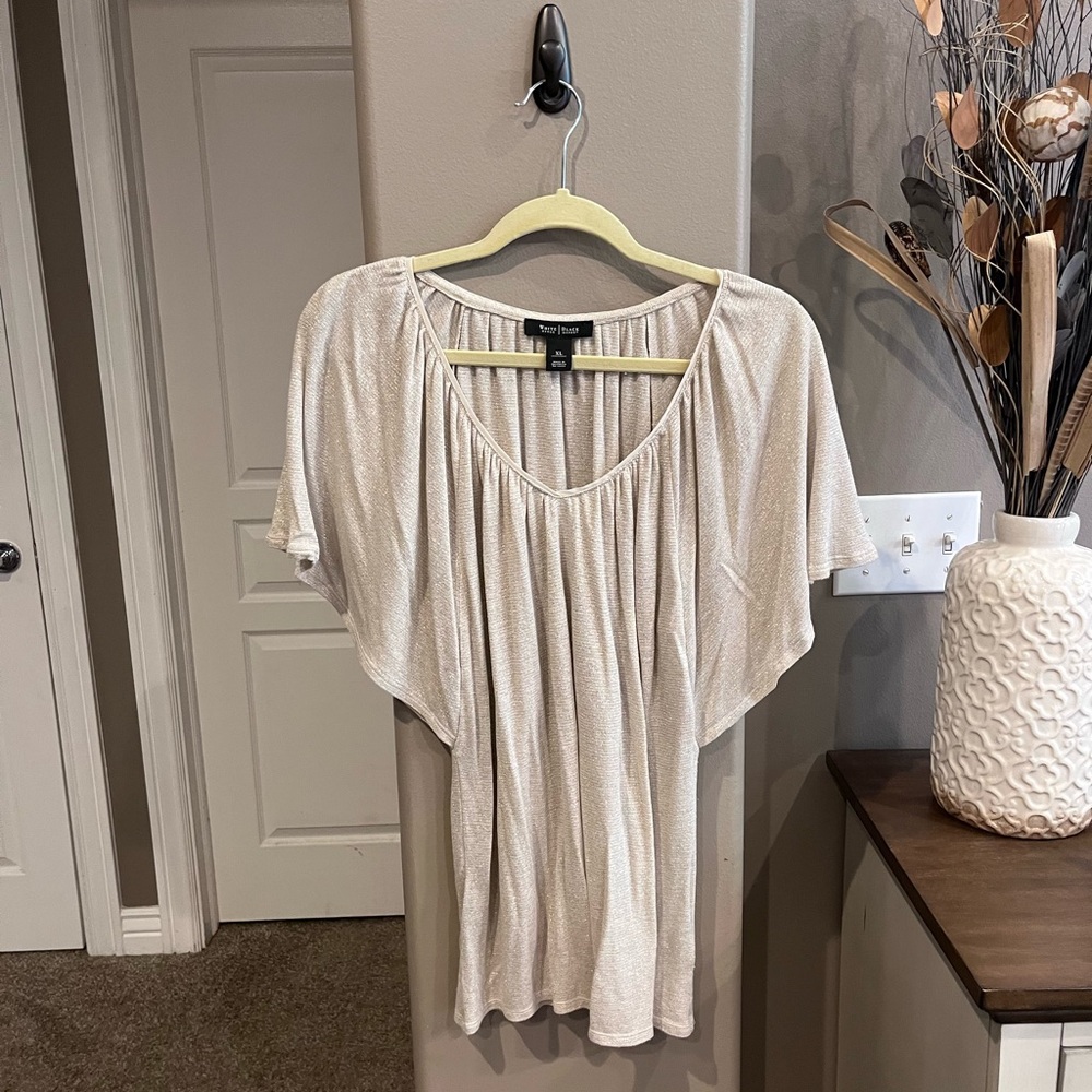 White House Black Market Metallic Gold Shimmer Top – Women’s XL